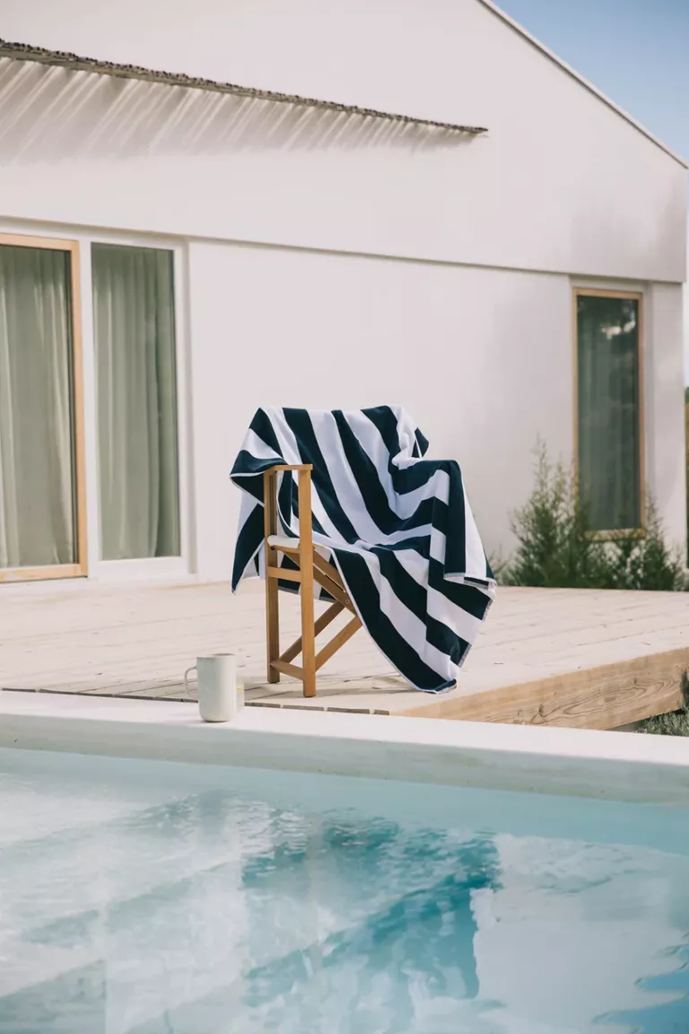 Torres Novas Gibalta Beach Towels Vertical Stripes Product Navy Blue